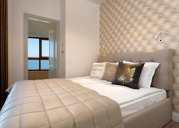 La Penthouse Apartment *